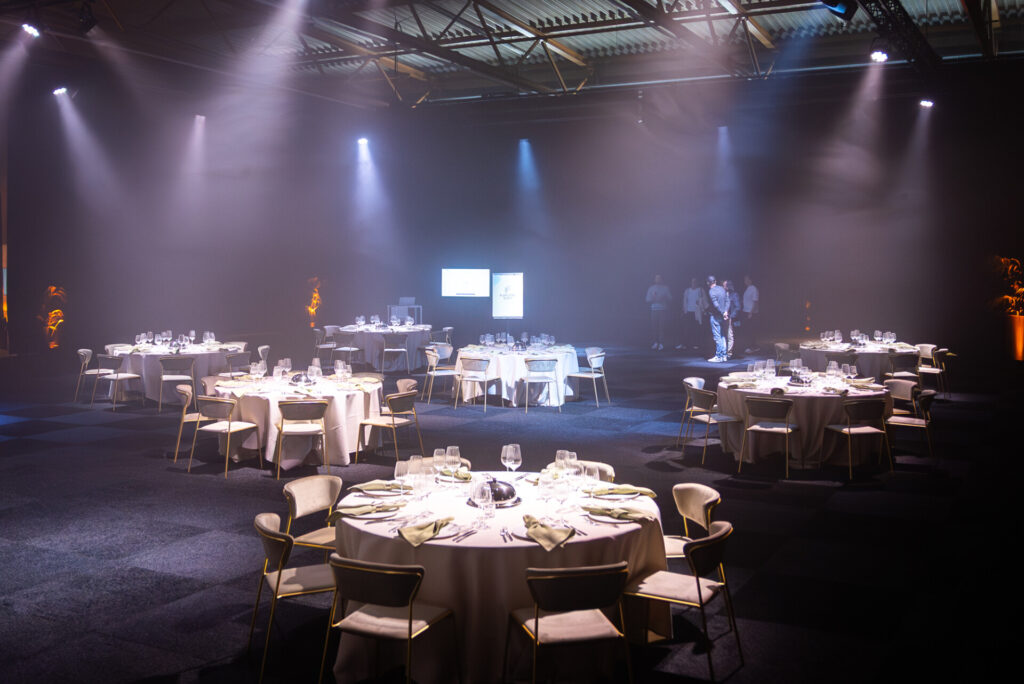 EF25_Unit7_Opening_LR_43