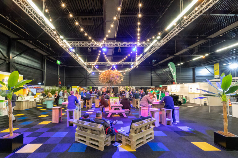 beurshal bij Evenementenhal Hardenberg