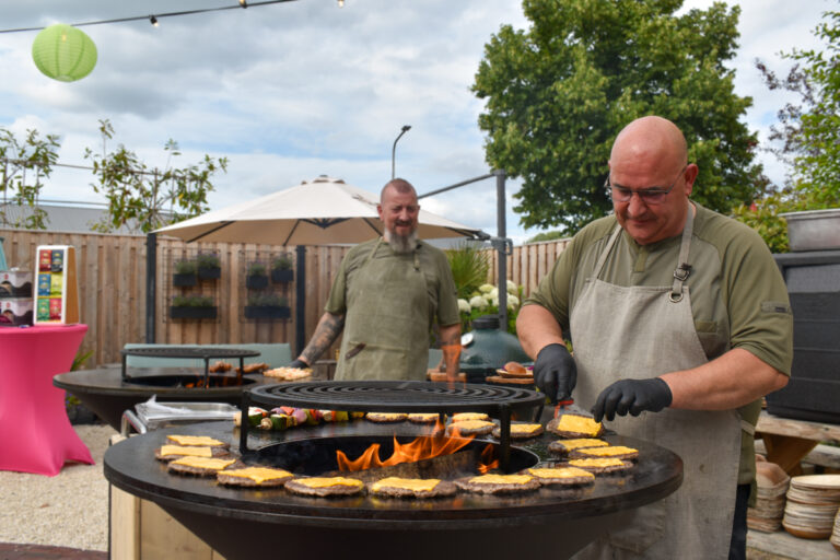 BBQ bij evenementenhal hardenberg