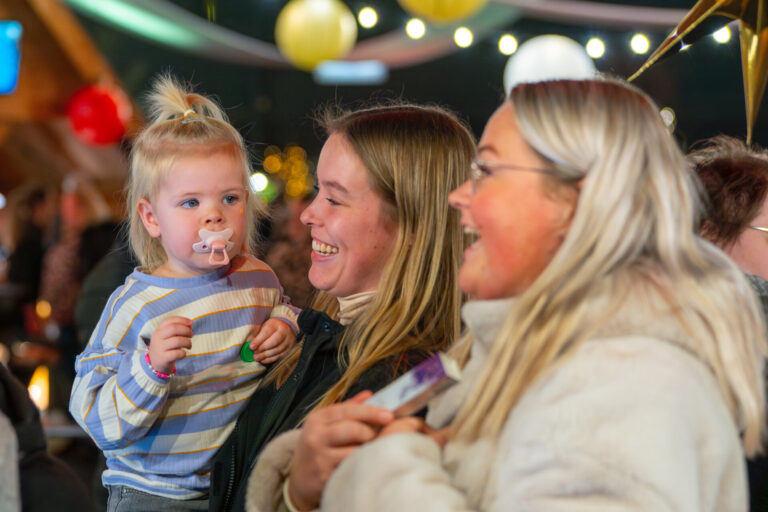 Kerstmarkt moeder met kind