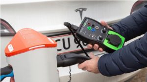 Installationen till elbilsladdaren skall testas med Elma EVSE-200