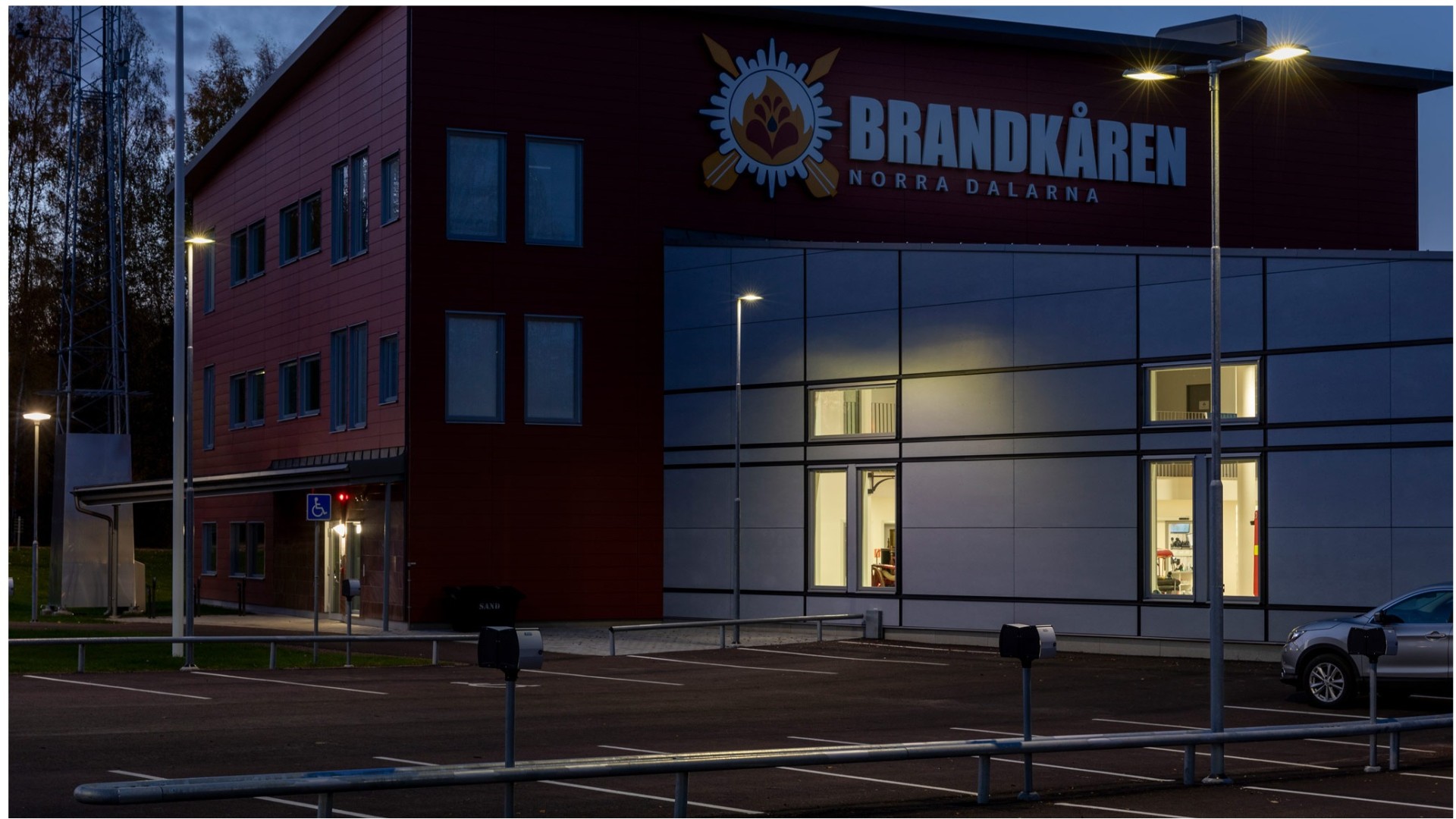 Stepped and conical standard poles