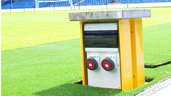 RETRACTABLE POWER TOWERS