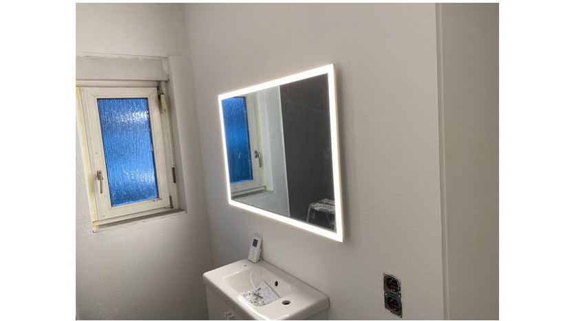 as mirror with or without light