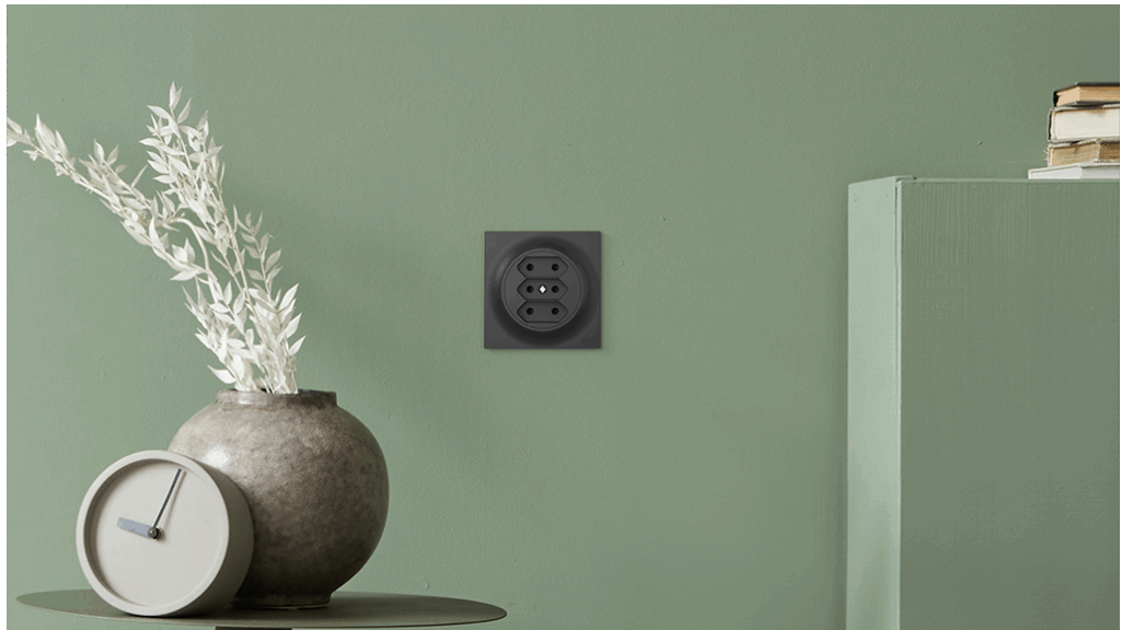 3-way euro socket in the ELKO One series