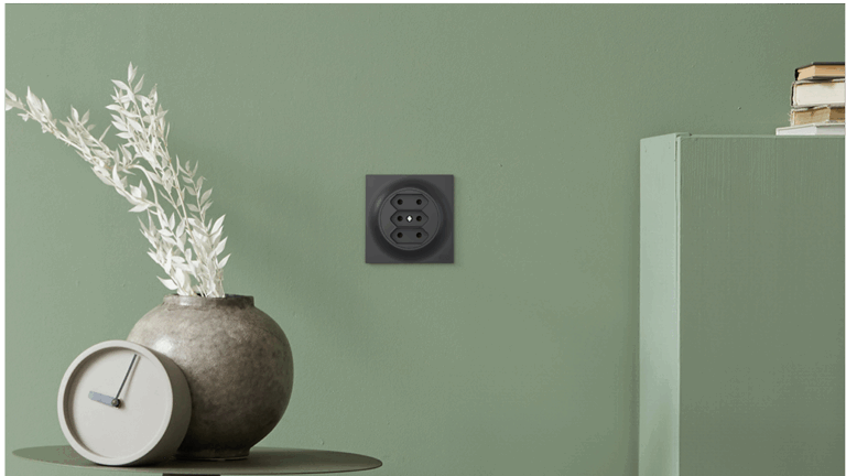 3-way euro socket in the ELKO One series