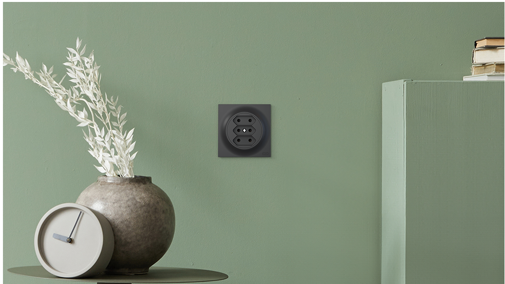 3-way euro socket in the ELKO One series