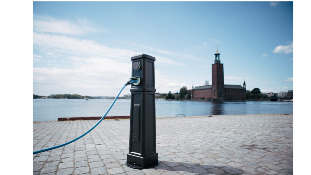 Klassisk laddstolpe i gjutjärn