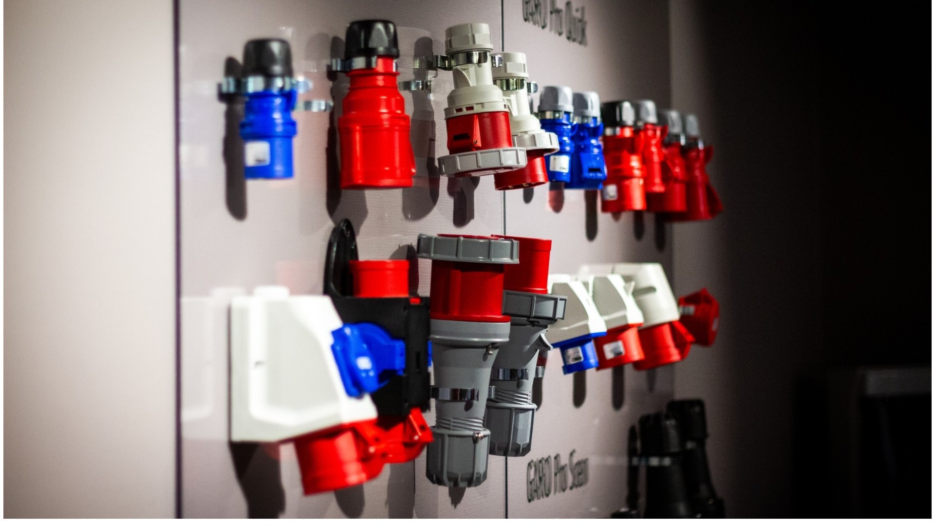 Högkvalitativa anslutningsdon