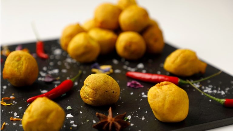 A delicious new finger food: Vada Potato Ball 20g – gluten-free and vegan!