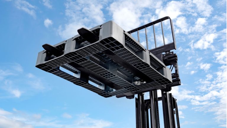 E3-5 plastic pallet – Robust all-rounder