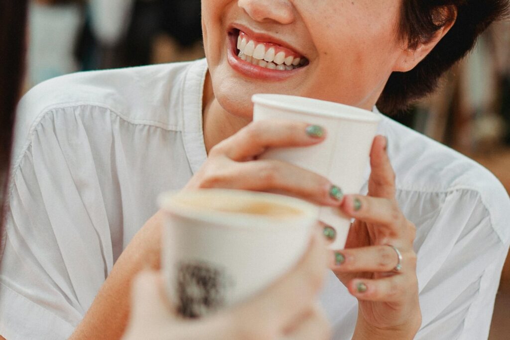 Kvinna med kaffekopp