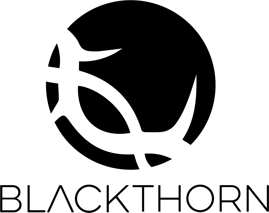 Blackthorn logo_svart
