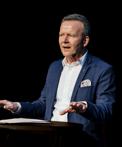 Mikael Frisell på scen