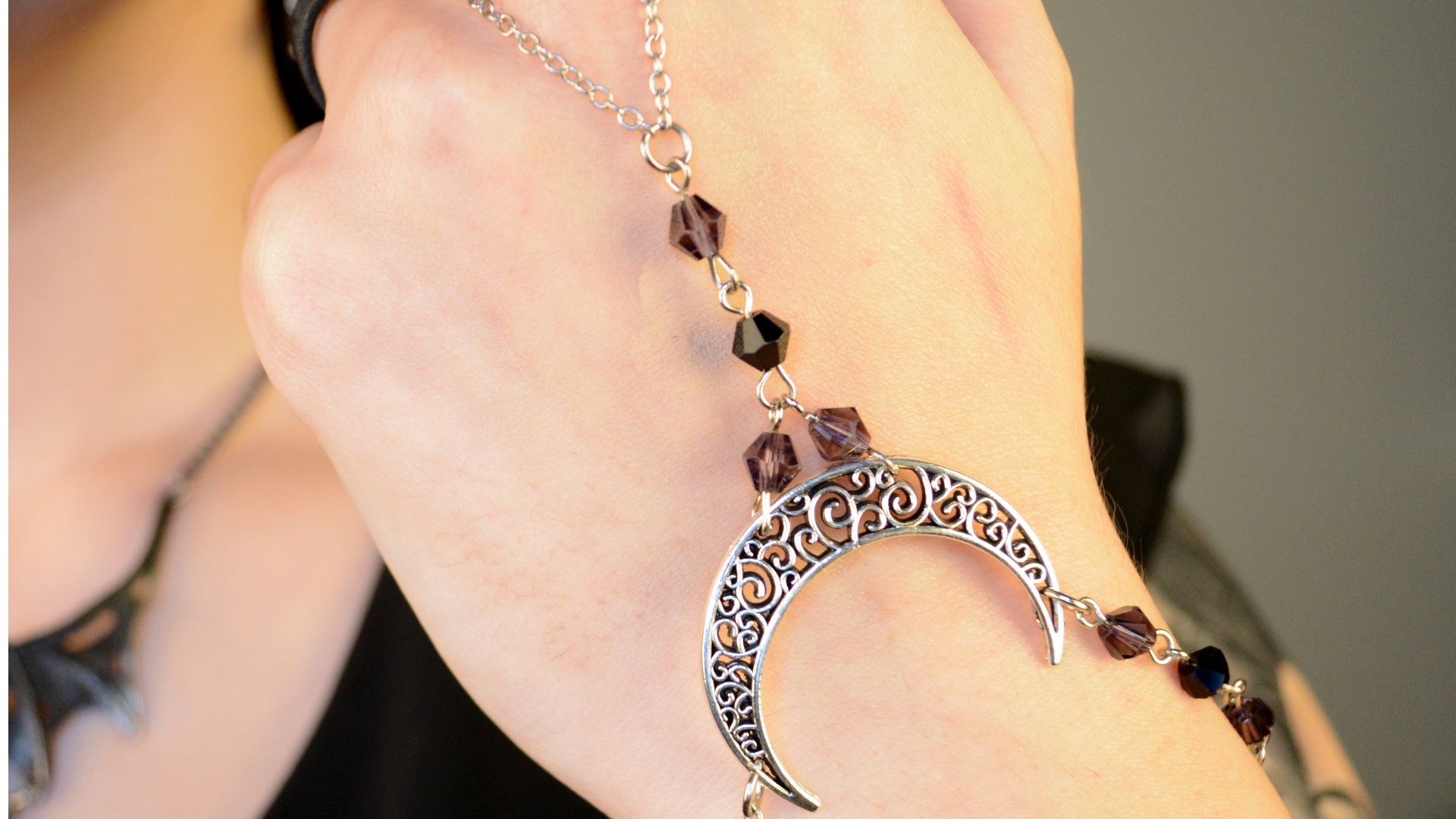 Handmade hand bracelets FACTS