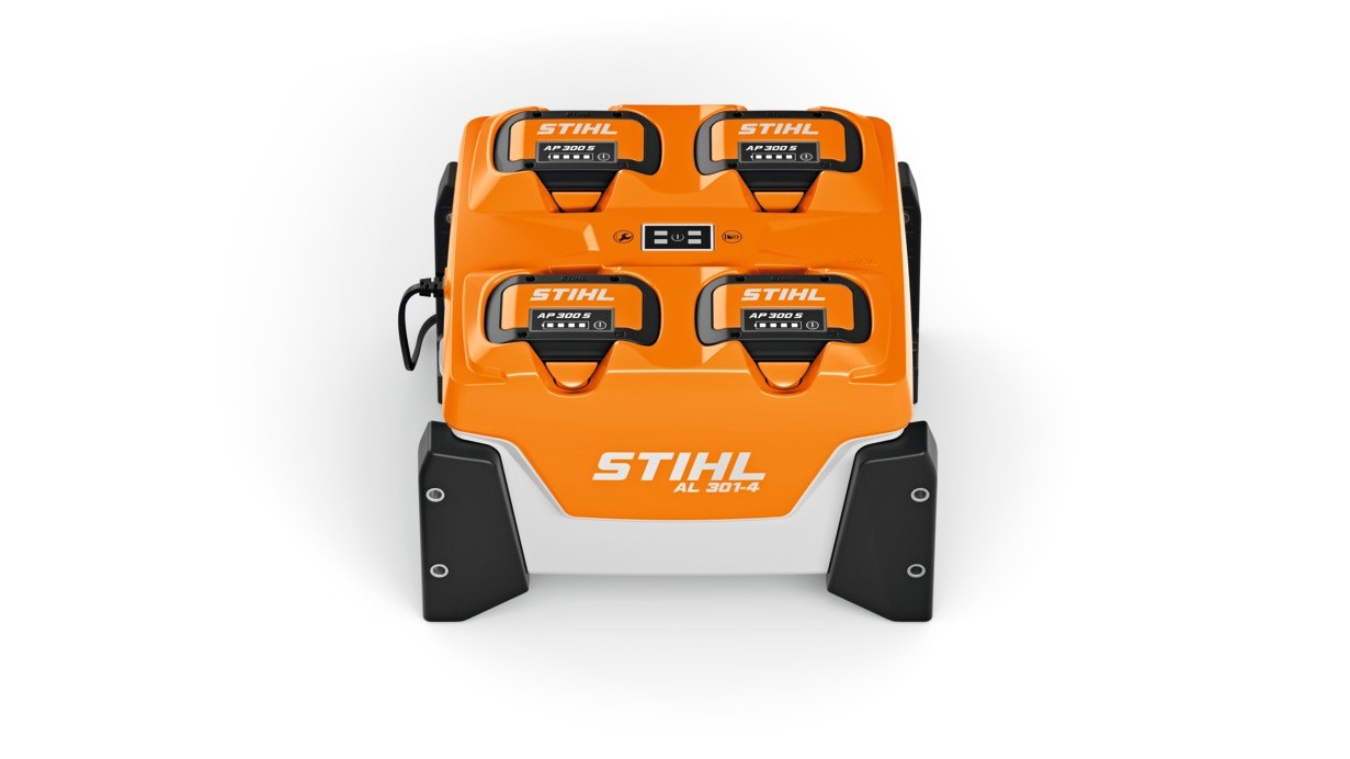 Handige multilader AL301-4 kan tot 4 AP-AR accu´s na elkaar laden