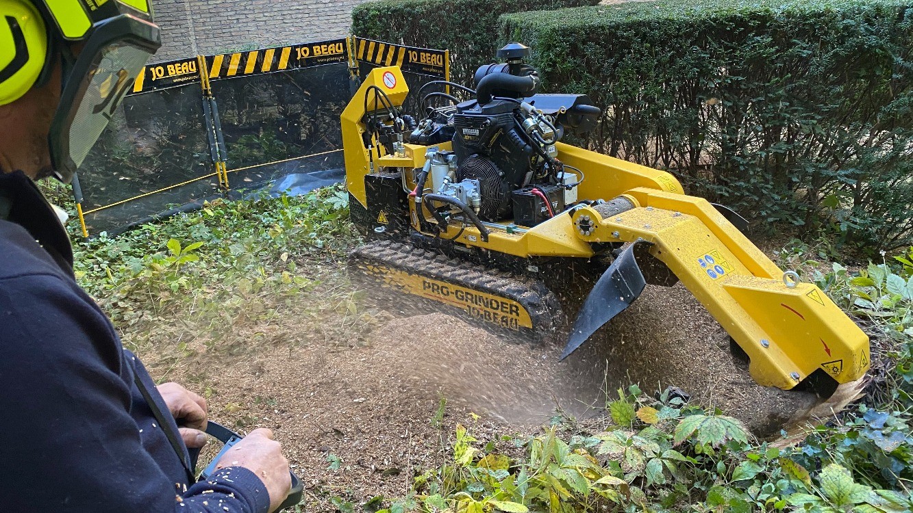 B37-110 RC Baumstubbenfräse