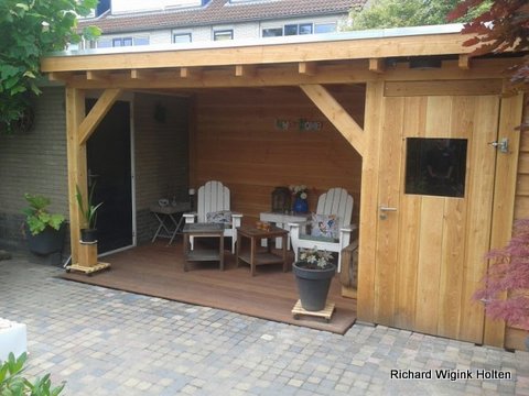 Gartenhaus mit Baldachin