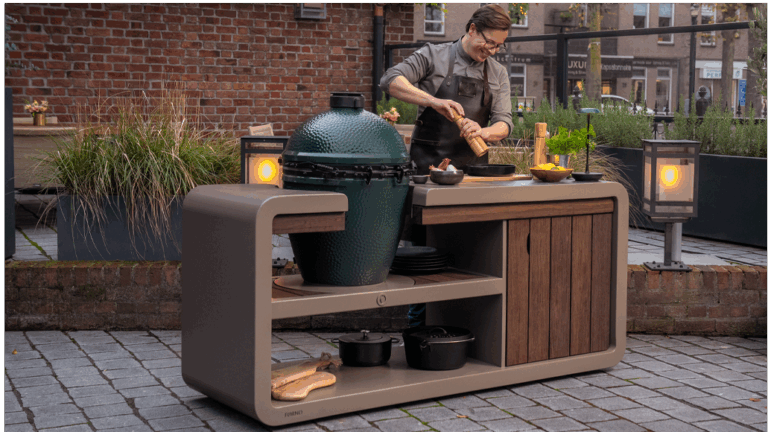 Buiten koken met een KAMADO station