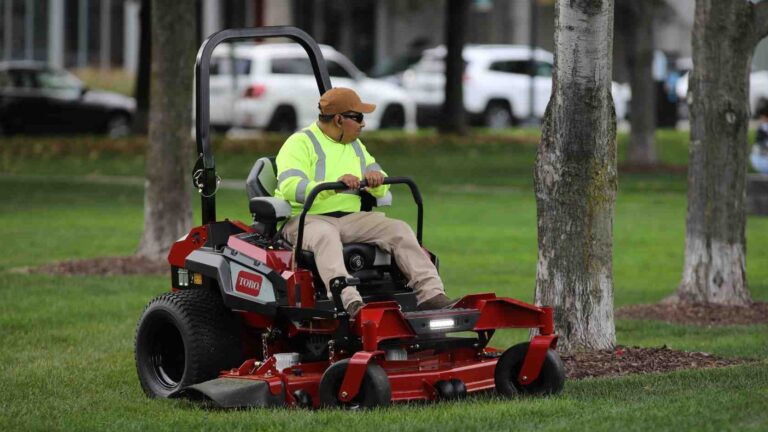 Ontdek de Toro Z-Master Revolution