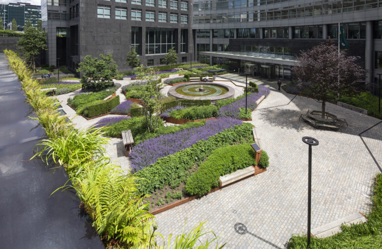 Thuis in alles wat met binnen- en buitengroen te maken heeft