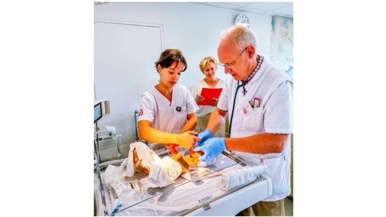 Formation par simulation dans votre propre salle d’accouchement