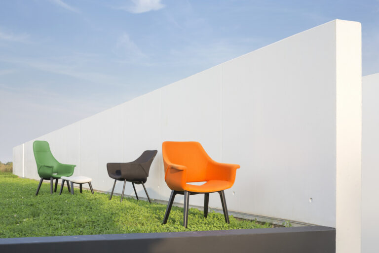 Fauteuil Cosmo / Repose-pieds