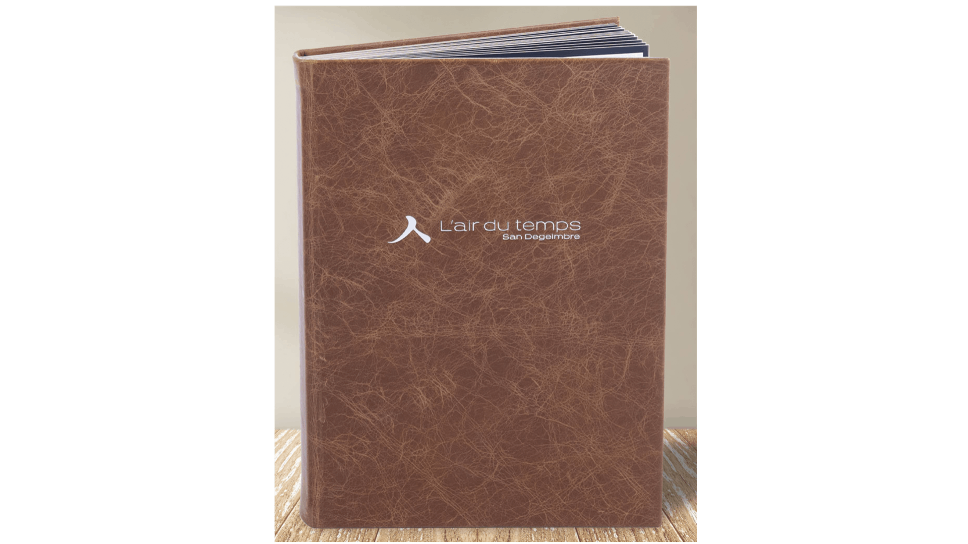 Cartes des menu, cartes des vins et cartes d’information sur les hôtels