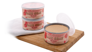 Goûtez notre Faux Gras aux canneberges, l’alternative 100% végétal disponible au Foodtruck de GAIA.