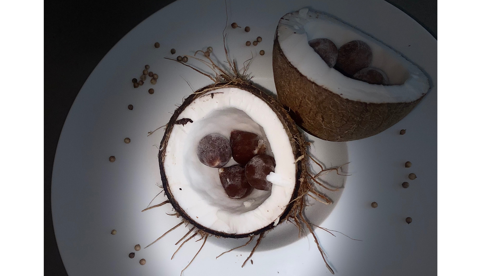 Coconut ice cream ball’s avec chocolate