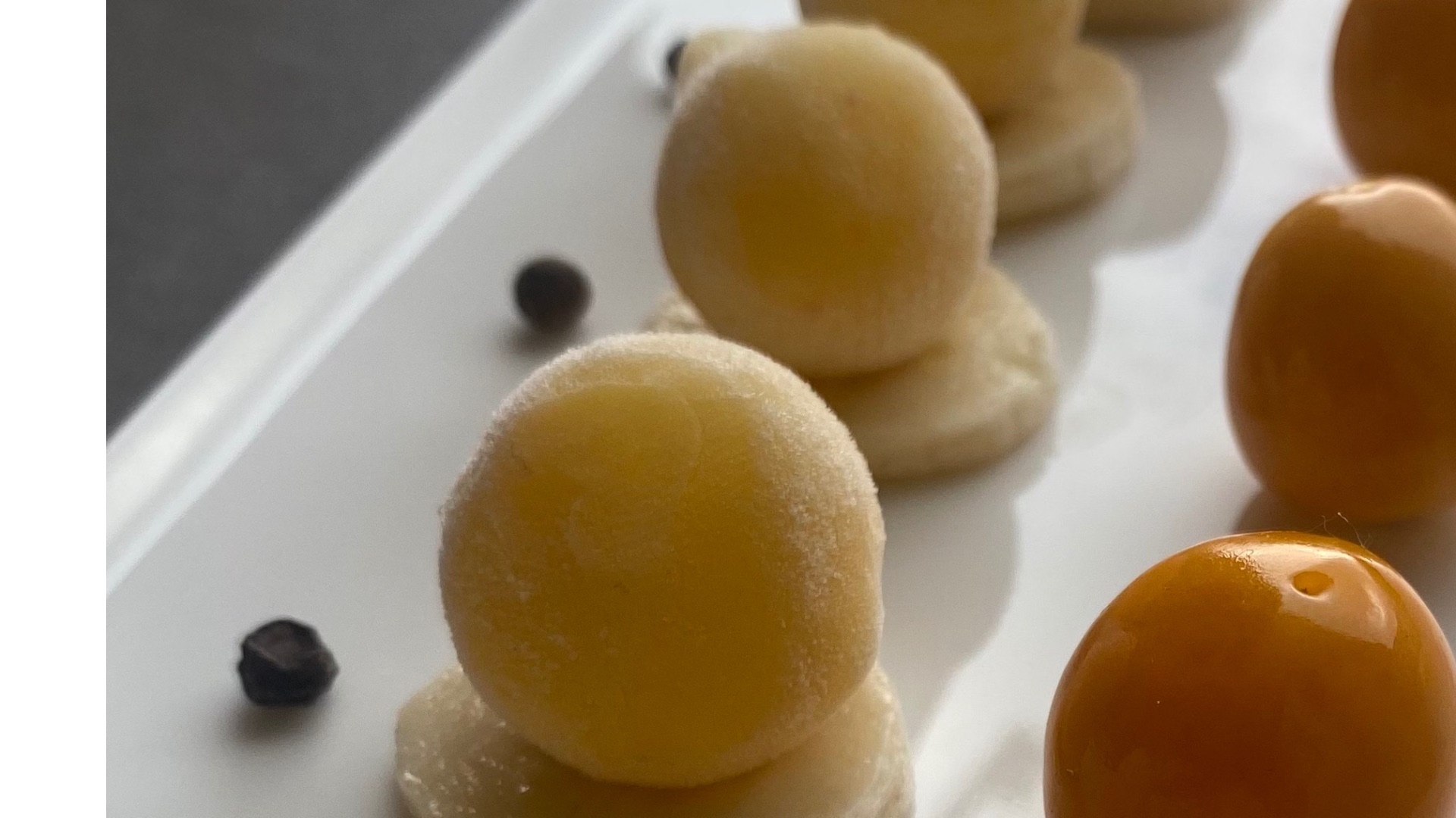 Mango sorbet ball’s