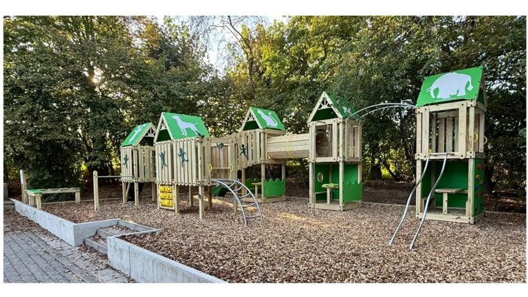 Équipements de terrain de jeu sur mesure et testés pour un usage public