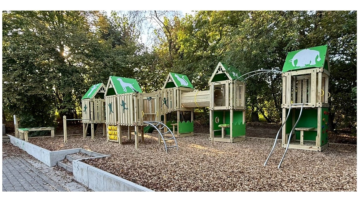 Équipements de terrain de jeu sur mesure et testés pour un usage public