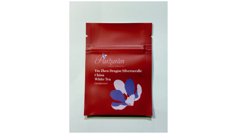 Yin Zhen dragon Silverneedle witte Chinese thee heeft een fris en delicaat aroma. Gemengd met kardemom intensiveert het zoet en heeft het een digestief effect. Het parfumeert de maag en de mond.
