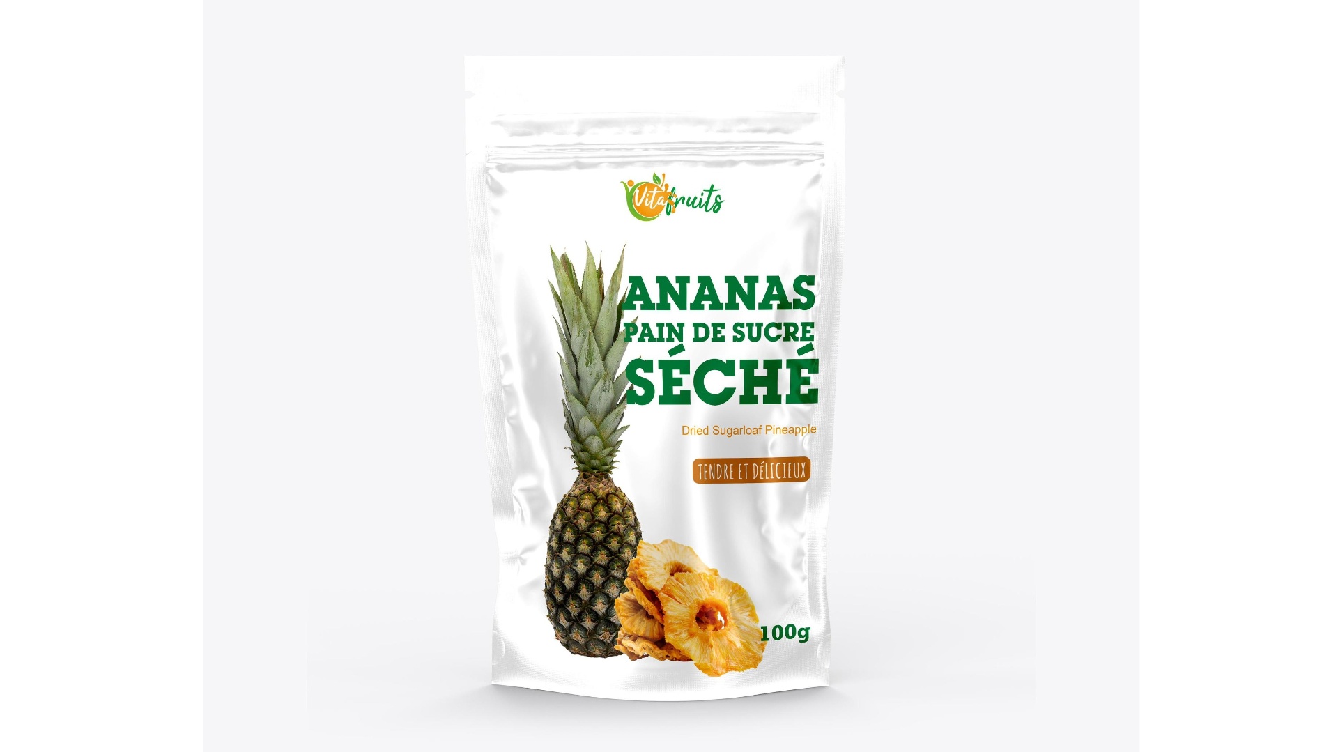 VITAFRUITS transforme artisanalement l’ananas Pain de Sucre du Bénin en fruit séché savoureux et nutritif. Sa gamme de produits s’étend à la mangue et à la papaye séchées, disponibles en sachets de 100, 250 et 500 g, et en formats vrac personnalisables.