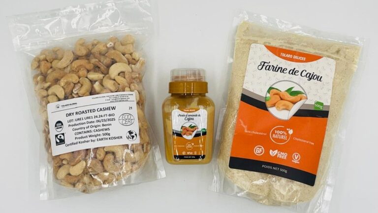 Tolaro Global is een Beninse referentie in de verwerking van cashewnoten sinds 2010, met meer dan 600 duurzame banen gecreëerd. Haar premiumproducten zijn knapperige noten (100, 400, 500 g), fijn meel (500 g) en puree (200, 500 g).