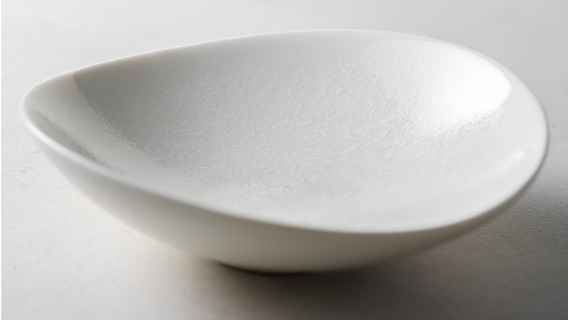 CHIC Tableware – Contour