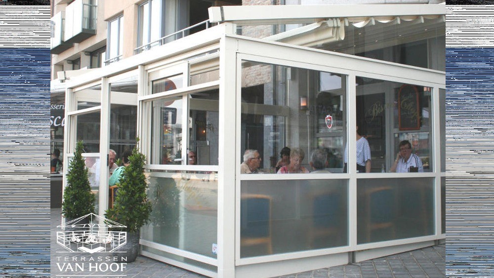 Pergola met uitschuifbaar doek