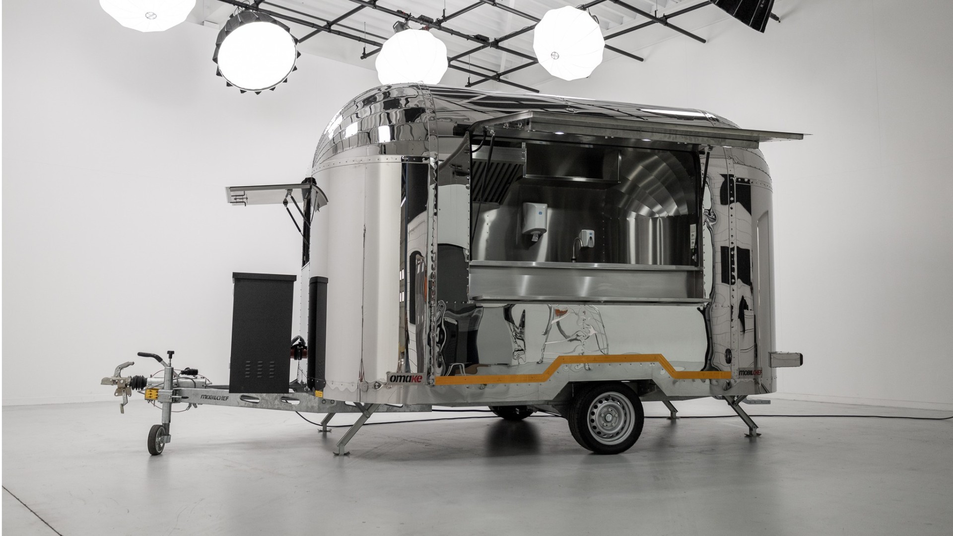 Cuisine Streamline Trailer 370