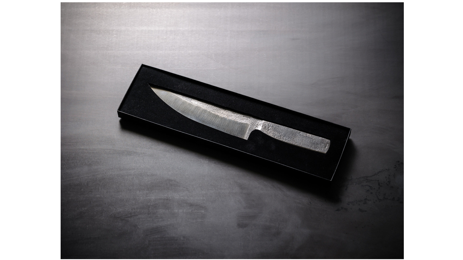 Couteau de chef en brut de forge