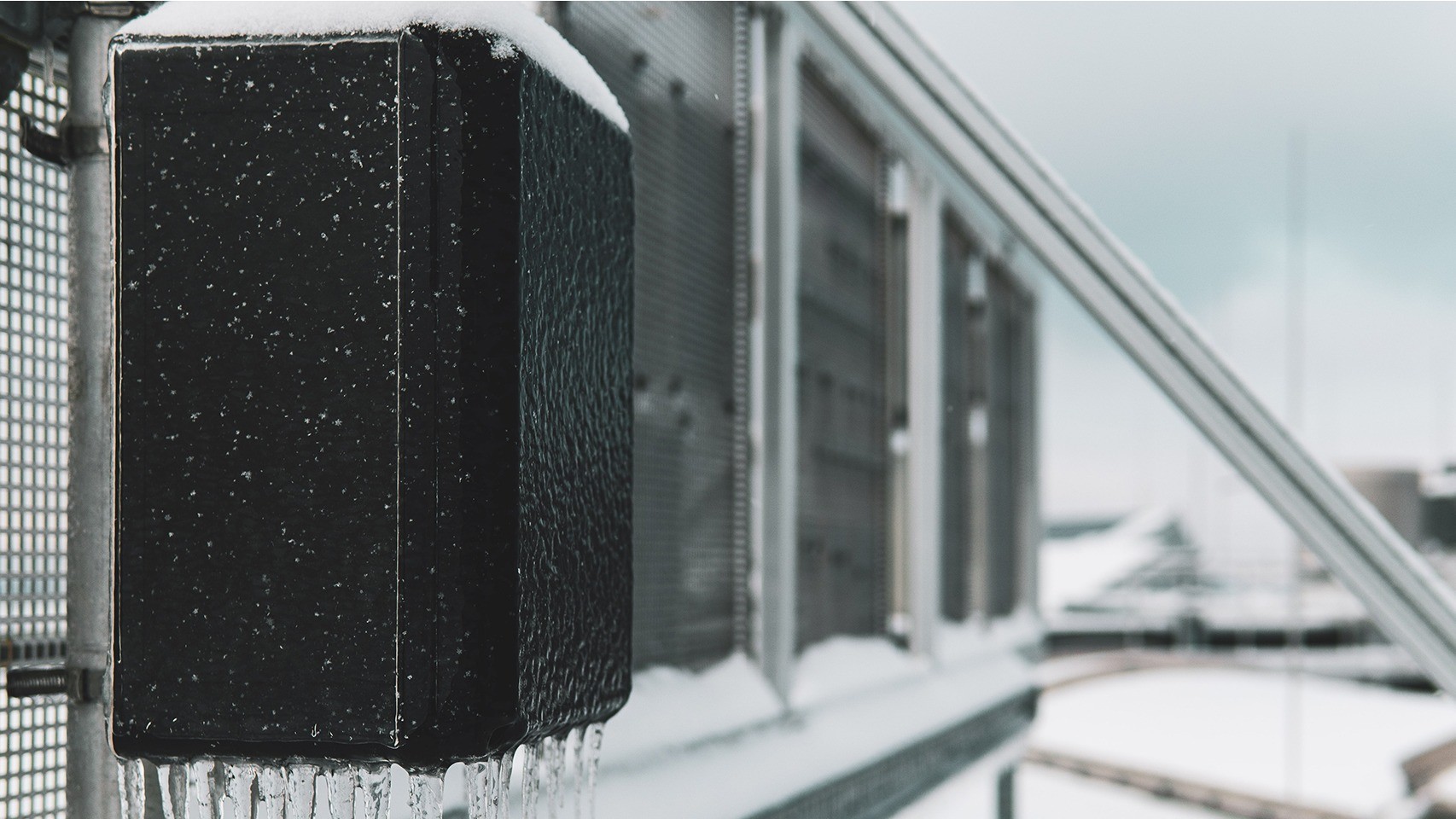 GEOS-Outdoor-Gehäuse jetzt auch in Schwarz erhältlich