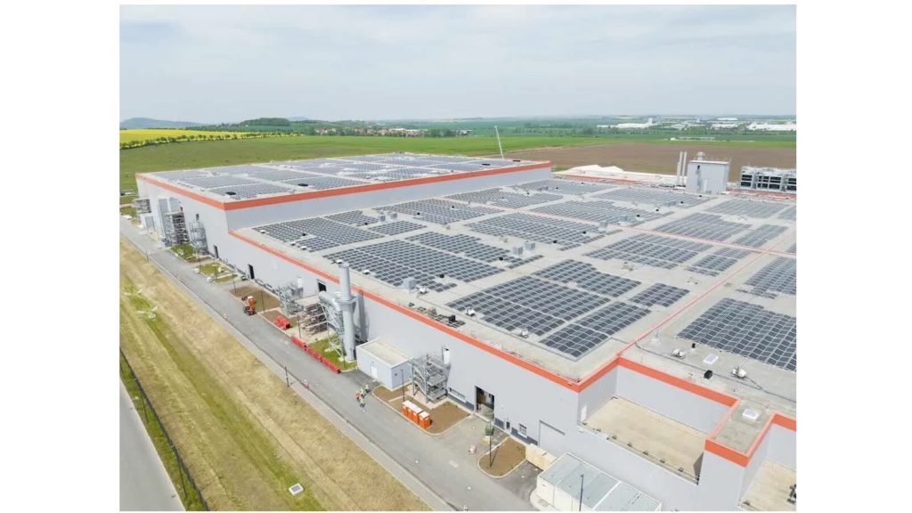 How 100 maintenance workers work with Scable in one of Europe’s largest battery factories