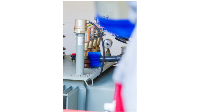 Arbeiten unter Spannung (AuS)