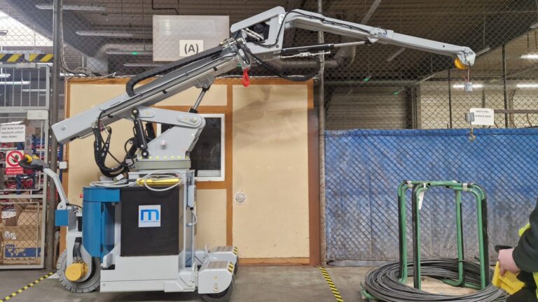 Electric All-Terrain Mobile Crane TC 3000 – 3,000 kg Lifting Capacity