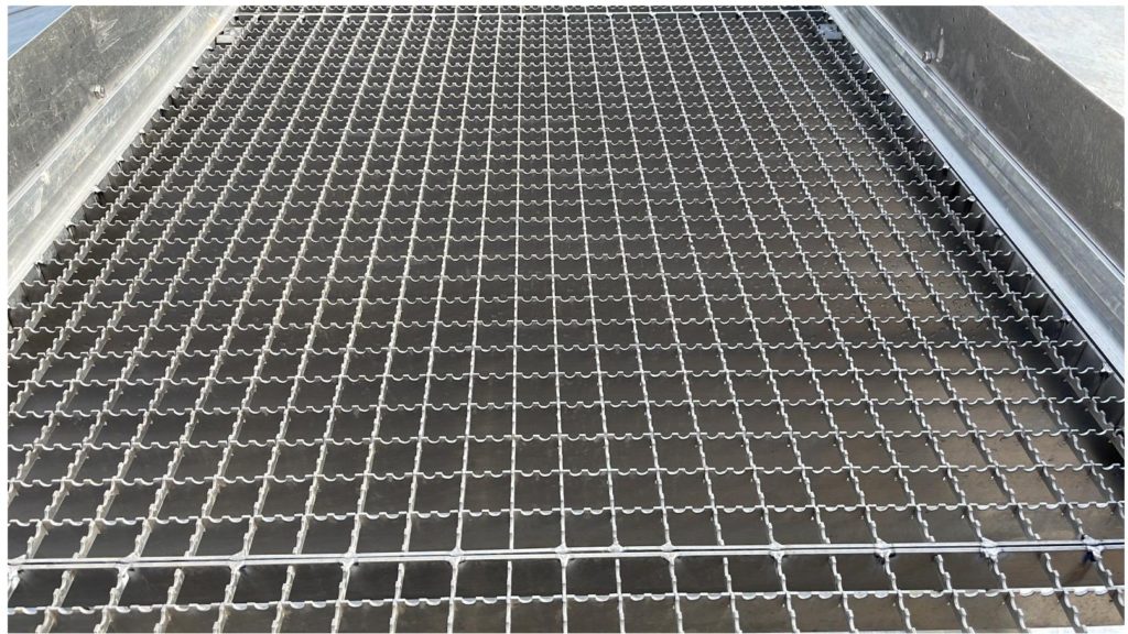 Internal floating roof
