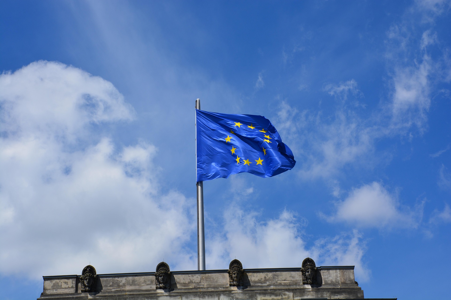 kdg2020 european flag 4777467 1920