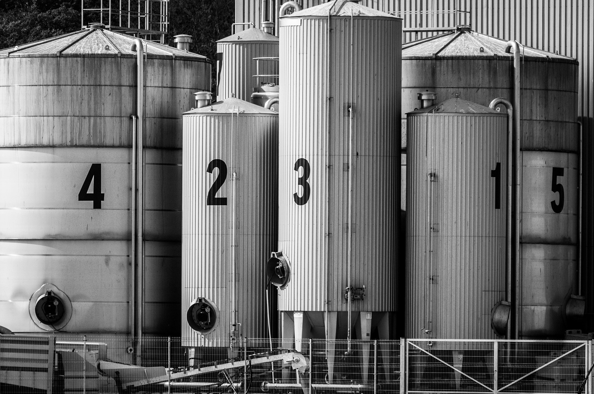 wal 172619 silos 8253284 1920