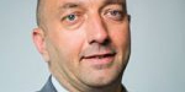 Neil-Saunders-Chair-OE21-200-150x150