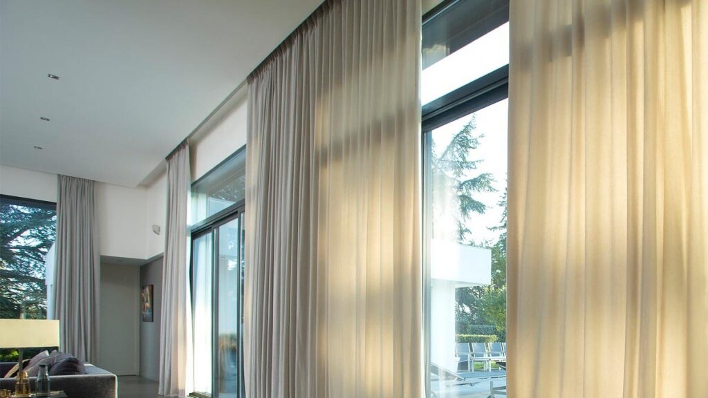 Gemotoriseerde raamdecoratie