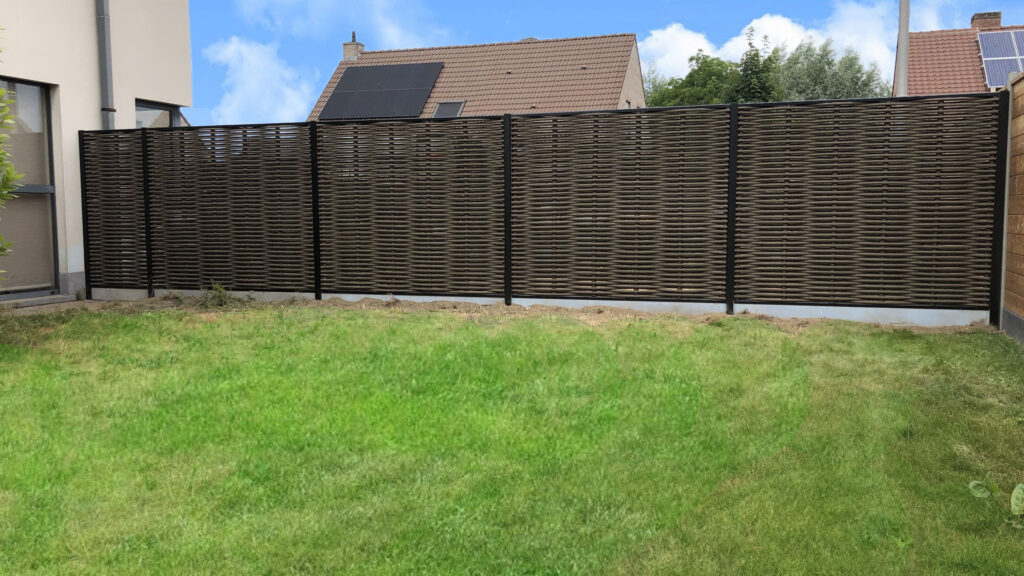 Privacy schermen met houtlook en enkele weving